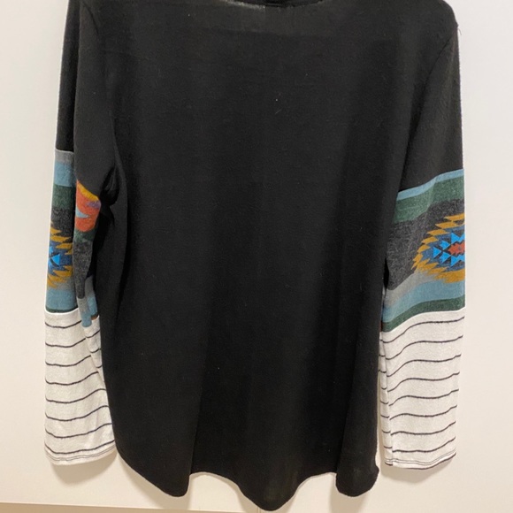Black Aztec print long sleeve top - Picture 4 of 4